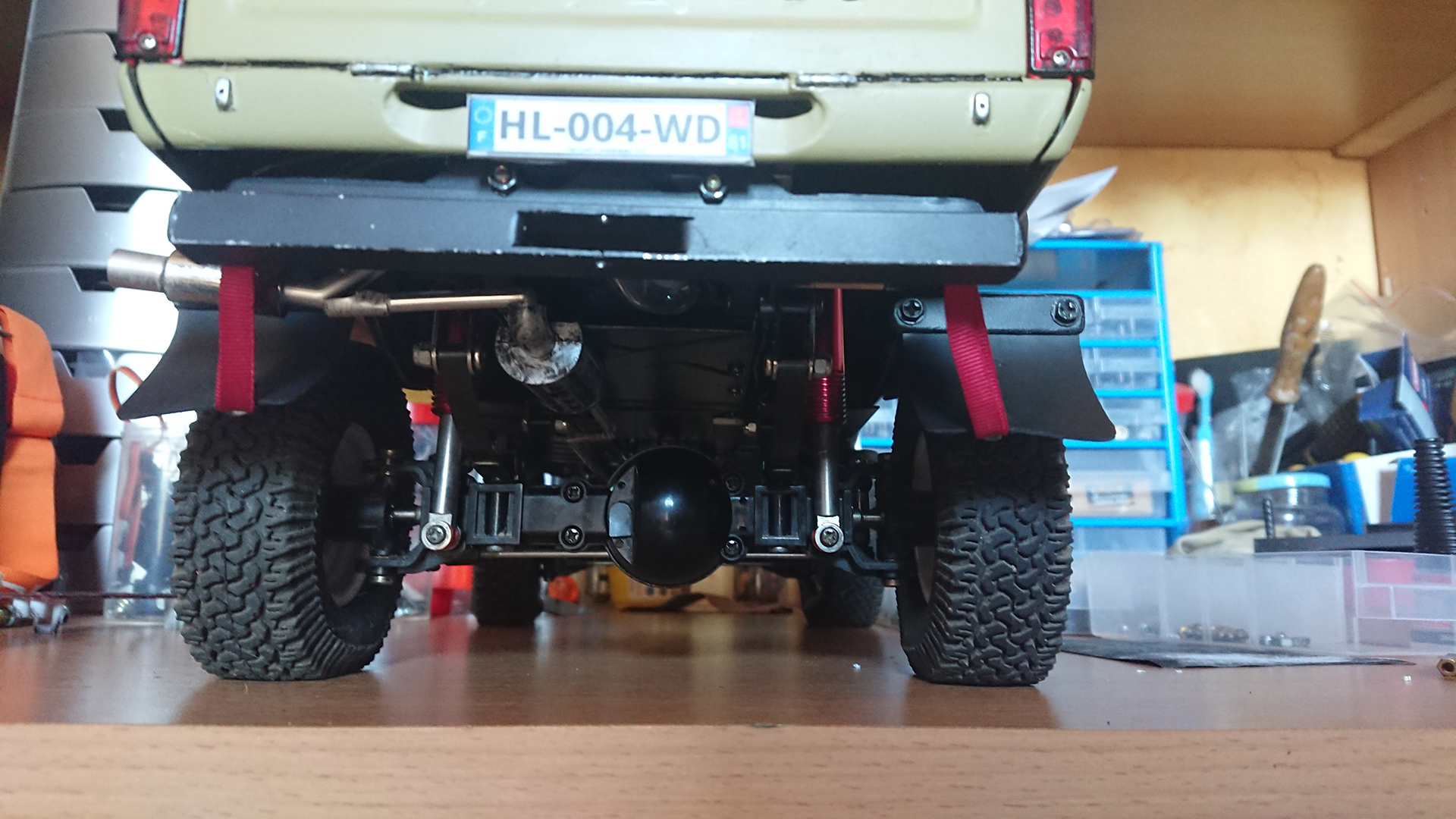Toyota HiLux (Back in business P.5 ) - Page 5 Tamiya_Hilux_Hard-top_RC4wd_014
