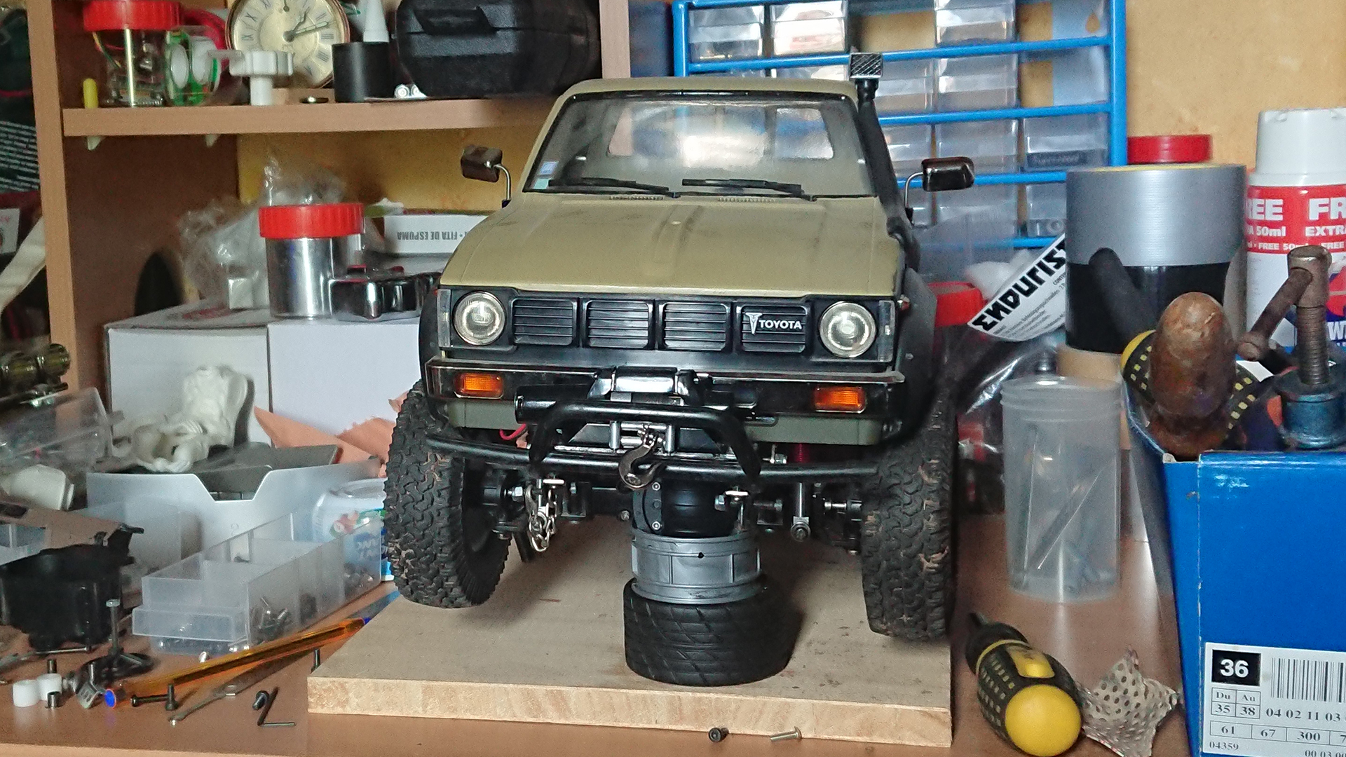 Toyota HiLux (Back in business P.5 ) - Page 5 Tamiya_hilux_support_treuil-006
