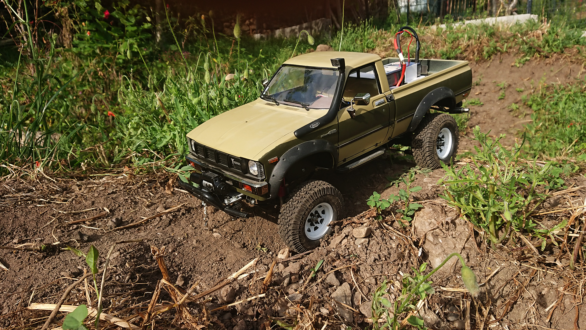 Toyota HiLux (Back in business P.5 ) - Page 5 2019-06-22_Tamiya_Hilux-004
